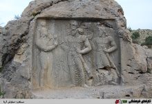 تصویر شبیخون به سنگ نگارۀ ساسانی «تَنگِ قَندیلِ» کازرون